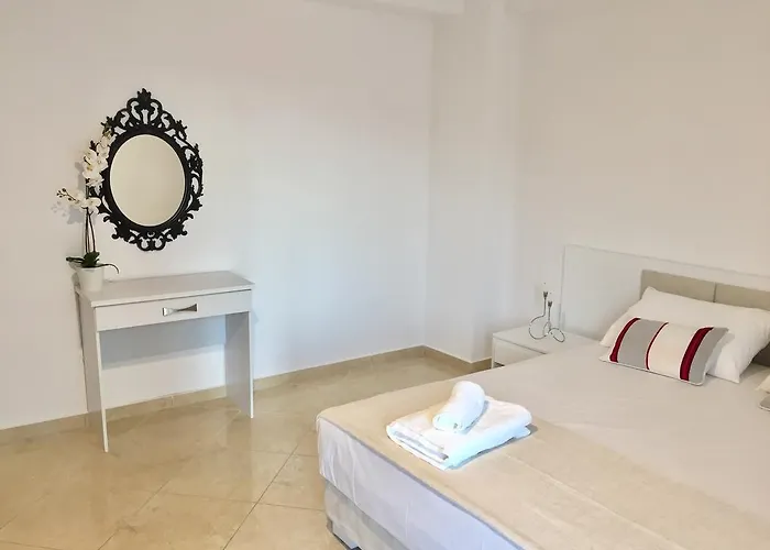 Sea And Sky Apartment *